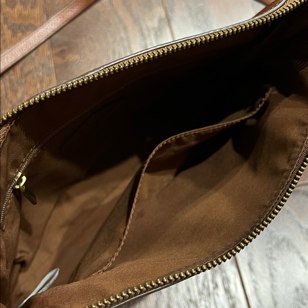 Fossil Crossbody Purse with Wallet - Picture 4 of 12